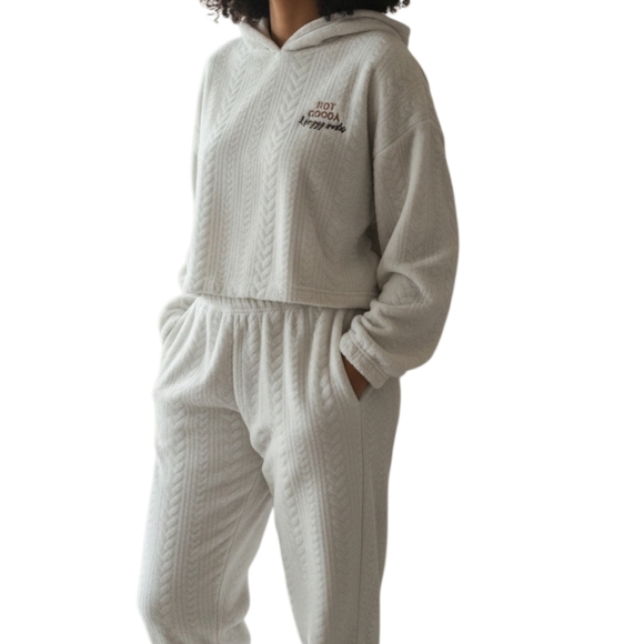 Joyspun Other - Women's Sz L Joyspun Hooded White Plush Pajama Set "Hot Cocoa & Fuzzy Socks"